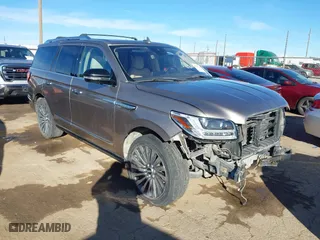 2018 Lincoln Navigator Reserve with VIN 5LMJJ2LT4JEL20874, listed as a IAAI auction lot 41232793 with 90,424 mi miles. Bid and sale history available at carsss.com. Image 1.