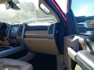 2017 Ford Super Duty F-250 SRW Lariat with VIN 1FT7W2BT4HEE41418, listed as a IAAI auction lot 40596814 with 110,684 mi miles. Bid and sale history available at carsss.com. Image 5.