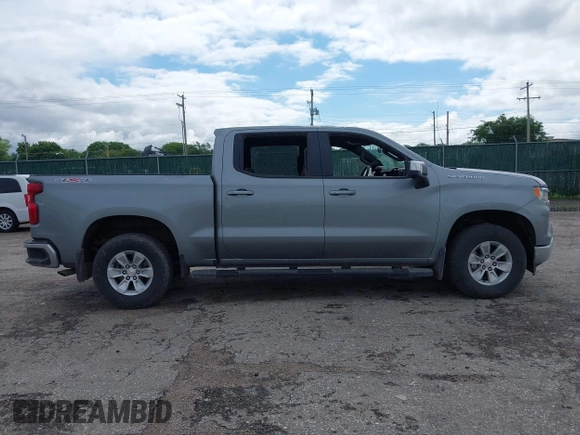 2025 Chevrolet Silverado 1500 LT z VIN 1GCUKDED0SZ216878, wystawiony jako IAAI lot #42435820 z przebiegiem 4 448 mil mil oraz . Historia ofert i sprzedaży dostępna na DreamBid. Obrazek 13.
