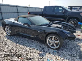 2015 Chevrolet Corvette 1LT z VIN 1G1YA3D79F5116374, wystawiony jako Copart lot #57310375 z przebiegiem 10 591 mil mil oraz Szkoda całkowita • Salvage title. Historia ofert i sprzedaży dostępna na DreamBid. Obrazek 4.