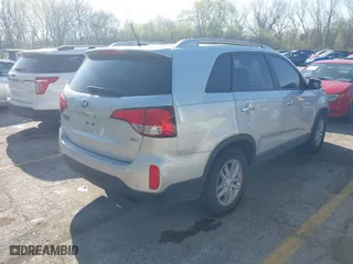 2014 Kia Sorento LX with VIN 5XYKT4A66EG499351, listed as a IAAI auction lot 41976576 with 304,902 mi miles. Bid and sale history available at carsss.com. Image 4.