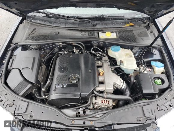 2004 Volkswagen Passat GL with VIN WVWMD63B74P192522, listed as a Copart auction lot 84493224 with 137,689 mi miles and Salvage title. Bid and sale history available at DreamBid. Image 12.