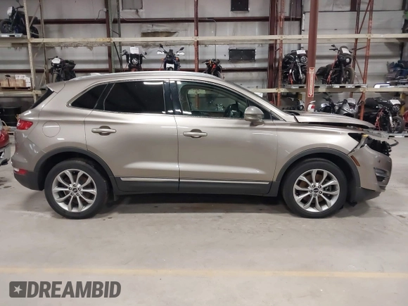 2018 Lincoln MKC Select z VIN 5LMCJ2D95JUL03454, wystawiony jako IAAI lot #42183892 z przebiegiem 78 248 mil mil oraz . Historia ofert i sprzedaży dostępna na DreamBid. Obrazek 14.