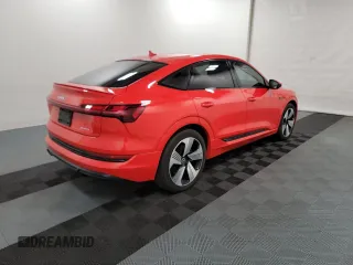 2021 Audi e-tron Sportback Prestige z VIN WA13AAGEXMB030421, wystawiony jako Copart lot #58747825 z przebiegiem 55 896 mil mil oraz Tytuł czysty. Historia ofert i sprzedaży dostępna na DreamBid. Obrazek 4.
