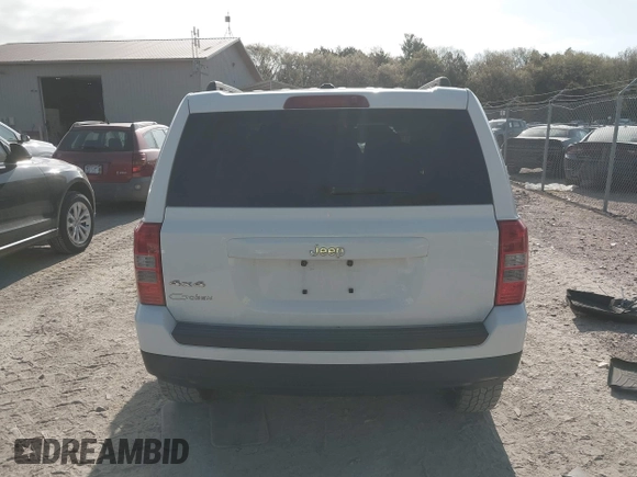 2014 Jeep Patriot Sport z VIN 1C4NJRBB1ED644371, wystawiony jako IAAI lot #42217823 z przebiegiem 139 215 mil mil oraz . Historia ofert i sprzedaży dostępna na DreamBid. Obrazek 16.