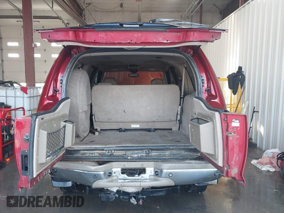 2001 Ford Excursion Limited с VIN 1FMSU43F81EC39431, выставлен на аукционе IAAI как лот 41298572 с пробегом 235 506 миль миль и . История ставок и продаж доступна на DreamBid. Изображение 18.