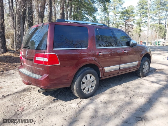 2012 Lincoln Navigator with VIN 5LMJJ2H51CEL08839, listed as a IAAI auction lot 41921925 with 430,163 mi miles. Bid and sale history available at carsss.com. Image 4.