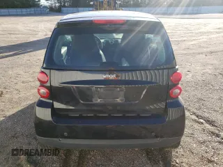2008 Smart fortwo Pure z VIN WMEEJ31X78K128849, wystawiony jako Copart lot #44351215 z przebiegiem 144 175 mil mil oraz Tytuł czysty. Historia ofert i sprzedaży dostępna na DreamBid. Obrazek 6.