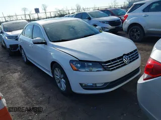 2013 Volkswagen Passat SEL Premium z VIN 1VWCP7A33DC071818, wystawiony jako IAAI lot #41905651 z przebiegiem 172 911 mil mil oraz . Historia ofert i sprzedaży dostępna na DreamBid. Obrazek 1.