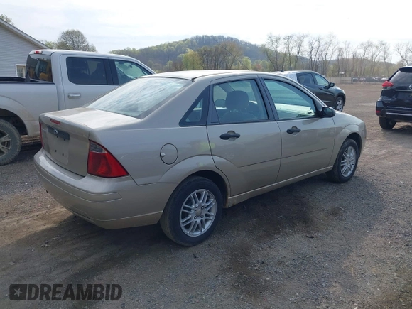 2007 Ford Focus S with VIN 1FAFP34N17W332474, listed as a IAAI auction lot 42052900 with 92,400 mi miles and . Bid and sale history available at carsss.com. Image 4.