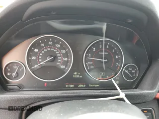 2013 BMW 3 Series 328i xDrive z VIN WBA3B3C57DJ811761, wystawiony jako Copart lot #60715455 z przebiegiem 111 198 mil mil oraz Szkoda całkowita • Salvage title. Historia ofert i sprzedaży dostępna na DreamBid. Obrazek 9.
