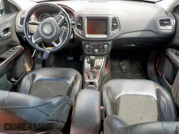 2020 Jeep Compass Trailhawk z VIN 3C4NJDDB6LT202919, wystawiony jako Copart lot #66373195 z przebiegiem 122 039 mil mil oraz Czysty tytuł • Clean title. Historia ofert i sprzedaży dostępna na DreamBid. Obrazek 8.