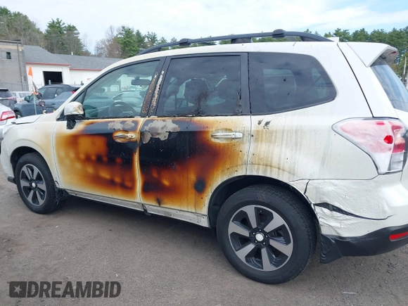 2018 Subaru Forester Premium with VIN JF2SJAEC4JH425448, listed as a IAAI auction lot 42107508 with 147,606 mi miles. Bid and sale history available at carsss.com. Image 6.
