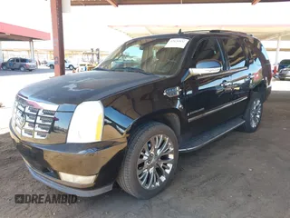2008 Cadillac Escalade z VIN 1GYFK63828R232898, wystawiony jako IAAI lot #42131832 z przebiegiem 189 417 mil mil oraz . Historia ofert i sprzedaży dostępna na DreamBid. Obrazek 2.