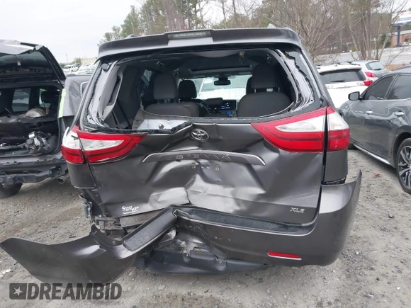 2019 Toyota Sienna XLE Auto Access Seat with VIN 5TDYZ3DC8KS982777, listed as a IAAI auction lot 41519696 with 109,708 mi miles. Bid and sale history available at carsss.com. Image 16.