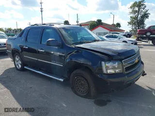2013 Chevrolet Avalanche LTZ with VIN 3GNMCGE05DG351022, listed as a IAAI auction lot 41138090 with 197,159 mi miles. Bid and sale history available at carsss.com. Image 1.