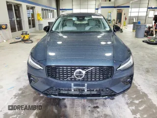 2024 Volvo S60 Plus Dark Theme z VIN 7JRL12FL7RG314435, wystawiony jako Copart lot #52197045 z przebiegiem 6 664 mil mil oraz Szkoda całkowita • Salvage title. Historia ofert i sprzedaży dostępna na DreamBid. Obrazek 5.