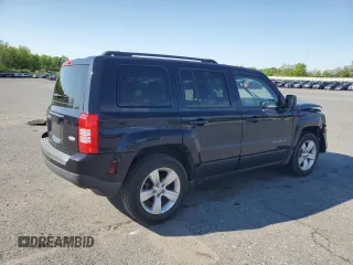 2011 Jeep Patriot Latitude z VIN 1J4NF1GB0BD131856, wystawiony jako Copart lot #56222005 z przebiegiem 172 231 mil mil oraz Szkoda całkowita • Salvage title. Historia ofert i sprzedaży dostępna na DreamBid. Obrazek 3.