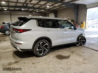 2024 Mitsubishi Outlander SE with VIN JA4J4VA85RZ054097, listed as a Copart auction lot 51607115 with 5,692 mi miles and Salvage Title. Bid and sale history available at carsss.com. Image 3.