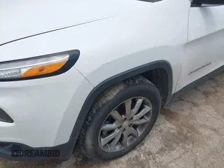 2018 Jeep Cherokee Limited with VIN 1C4PJMDX3JD516924, listed as a IAAI auction lot 42189115 with 111,670 mi miles and . Bid and sale history available at DreamBid. Image 17.
