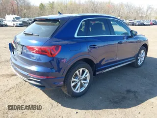 2024 Audi Q3 S line Premium Plus z VIN WA1EECF30R1173836, wystawiony jako IAAI lot #42044971 z przebiegiem 4848 mil mil oraz . Historia ofert i sprzedaży dostępna na DreamBid. Obrazek 4.