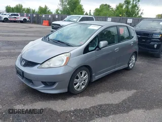 2010 Honda Fit Sport с VIN JHMGE8H43AS026506, выставлен на аукционе IAAI как лот 42393484 с пробегом 270 599 миль миль и . История ставок и продаж доступна на DreamBid. Изображение 2.