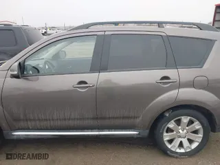2013 Mitsubishi Outlander SE with VIN JA4JT3AW2DU013681, listed as a IAAI auction lot 41722425 with 95,145 mi miles. Bid and sale history available at carsss.com. Image 14.