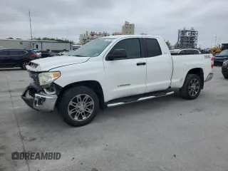 2015 Toyota Tundra SR z VIN 5TFRM5F17FX094192, wystawiony jako Copart lot #51311435 z przebiegiem 119 704 mil mil oraz Szkoda całkowita • Salvage title. Historia ofert i sprzedaży dostępna na DreamBid. Obrazek 1.