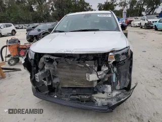 2022 Jeep Compass Altitude with VIN 3C4NJCBB0NT182568, listed as a Copart auction lot 85894384 with 43,571 mi miles and Salvage title. Bid and sale history available at DreamBid. Image 5.