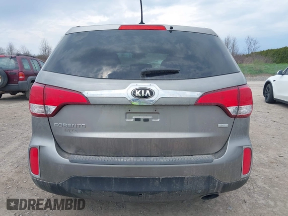 2015 Kia Sorento LX with VIN 5XYKTCA66FG570155, listed as a IAAI auction lot 42123965 with 110,748 mi miles and . Bid and sale history available at carsss.com. Image 16.