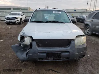 2003 Ford Escape XLS Popular with VIN 1FMYU92133KC98260, listed as a Copart auction lot 85364804 with 246,664 mi miles and Salvage Title. Bid and sale history available at carsss.com. Image 5.