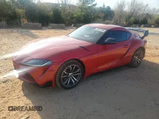 2021 Toyota Supra 2.0 z VIN WZ1DB2C04MW045269, wystawiony jako Copart lot #51320925 z przebiegiem 31 185 mil mil oraz Szkoda całkowita • Salvage title. Historia ofert i sprzedaży dostępna na DreamBid. Obrazek 1.