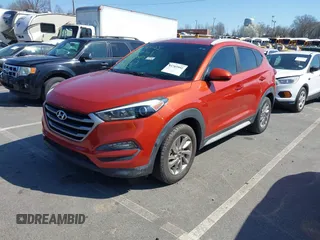 2017 Hyundai Tucson SE z VIN KM8J33A48HU396127, wystawiony jako IAAI lot #41785992 z przebiegiem 86 667 mil mil oraz . Historia ofert i sprzedaży dostępna na DreamBid. Obrazek 17.