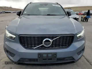 2022 Volvo XC40 R-Design with VIN YV4162UM3N2647089, listed as a Copart auction lot 49997425 with 39,879 mi miles and Salvage title. Bid and sale history available at DreamBid. Image 5.