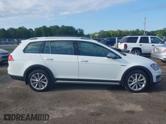 2017 Volkswagen Golf S с VIN 3VWH17AU9HM533688, выставлен на аукционе IAAI как лот 40091125 с пробегом 82 578 миль миль и . История ставок и продаж доступна на DreamBid. Изображение 13.