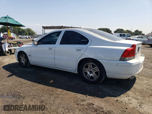 2005 Volvo S60 with VIN YV1RS592652474608, listed as a Copart auction lot 70799774 with 176,672 mi miles and Salvage Title. Bid and sale history available at carsss.com. Image 2.