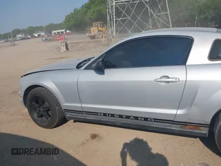 2007 Ford Mustang Deluxe with VIN 1ZVFT80N275312486, listed as a IAAI auction lot 42441764 with 172,095 mi miles and . Bid and sale history available at DreamBid. Image 15.