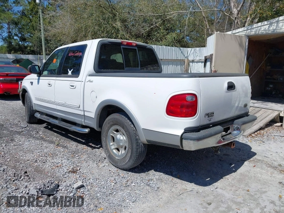 2003 Ford F-150 XLT with VIN 1FTRW07L83KD94698, listed as a IAAI auction lot 41807821 with 177,750 mi miles. Bid and sale history available at carsss.com. Image 3.