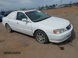 2000 Acura TL with VIN 19UUA566XYA018133, listed as a IAAI auction lot 42013710 with 186,628 mi miles. Bid and sale history available at carsss.com. Image 1.