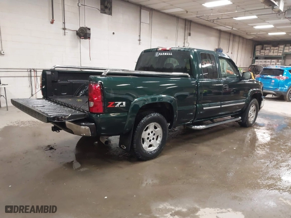 2007 Chevrolet Silverado 1500 LT2 with VIN 1GCEK19B97E120418, listed as a IAAI auction lot 41044613 with 120,062 mi miles. Bid and sale history available at carsss.com. Image 4.