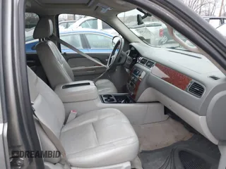 2007 Chevrolet Avalanche 3LT z VIN 3GNFK12367G123414, wystawiony jako IAAI lot #41702886 z przebiegiem 253 515 mil mil oraz . Historia ofert i sprzedaży dostępna na DreamBid. Obrazek 5.