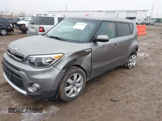 2018 Kia Soul + with VIN KNDJP3A55J7511773, listed as a IAAI auction lot 41747763 with 62,228 mi miles. Bid and sale history available at carsss.com. Image 2.