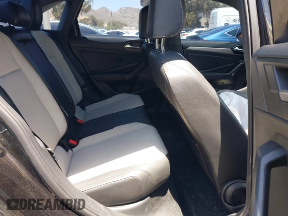 2019 Volkswagen Jetta S z VIN 3VWC57BU1KM116991, wystawiony jako IAAI lot #42377777 z przebiegiem 70 910 mil mil oraz . Historia ofert i sprzedaży dostępna na DreamBid. Obrazek 8.