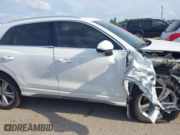 2022 Audi Q3 S line Premium z VIN WA1DECF34N1086088, wystawiony jako IAAI lot #42102694 z przebiegiem 81 530 mil mil oraz . Historia ofert i sprzedaży dostępna na DreamBid. Obrazek 13.