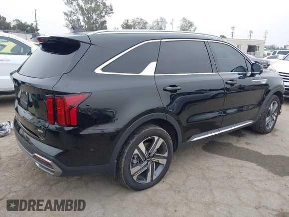 2024 Kia Sorento SX Prestige with VIN KNDRKDLGXR5247947, listed as a IAAI auction lot 42477877 with 39,120 mi miles and . Bid and sale history available at DreamBid. Image 4.