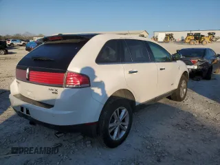 2010 Lincoln MKX z VIN 2LMDJ8JC8ABJ29917, wystawiony jako Copart lot #50023835 z przebiegiem 92 425 mil mil oraz Szkoda całkowita • Salvage title. Historia ofert i sprzedaży dostępna na DreamBid. Obrazek 3.