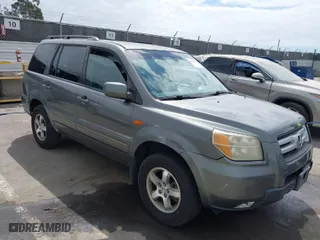 2007 Honda Pilot EX-L with VIN 5FNYF28507B007040, listed as a IAAI auction lot 42038302 with 251,262 mi miles. Bid and sale history available at carsss.com. Image 1.