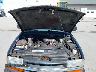 2002 Chevrolet S-10 LS with VIN 1GCDT19W528219000, listed as a IAAI auction lot 41971803 with 134,225 mi miles. Bid and sale history available at carsss.com. Image 10.