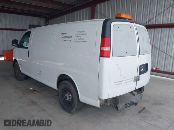 2008 GMC Savana Cargo with VIN 1GTGG256581108641, listed as a IAAI auction lot 42115868 with 178,251 mi miles. Bid and sale history available at carsss.com. Image 3.