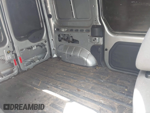2013 Ford Transit Connect XLT z VIN NM0LS6BN4DT146146, wystawiony jako IAAI lot #42278080 z przebiegiem 254 750 mil mil oraz . Historia ofert i sprzedaży dostępna na DreamBid. Obrazek 8.